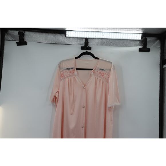 Vintage 1970s Nylon Short sleeve Button Front Nightgown. - Picture 2 of 11